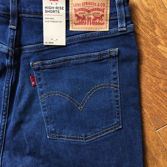 Women's Levi's® High-Rise Frayed Jean Shorts NEW Size 14 $44.50 - Picture 6 of 7